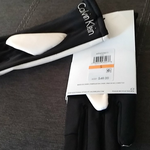 CALVIN KLEIN FAUX LEATHER TOUCHSCREEN GLOVES - Picture 3 of 3